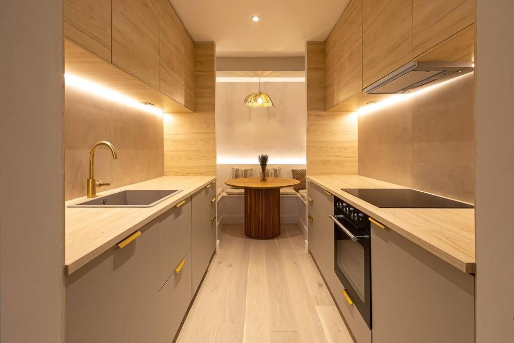 Elegance: A Symphony Of High-end Decor Apartamento