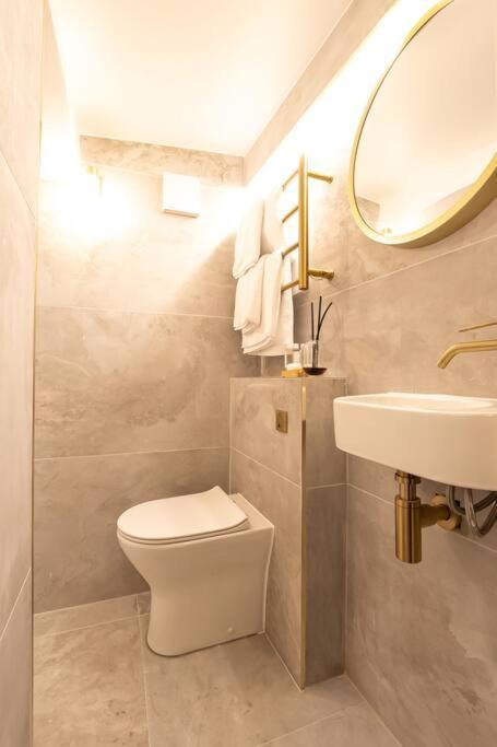 Apartamento Elegance: A Symphony Of High-end Decor